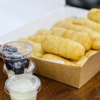 Ración Tequeño De Queso Blanco Y Guayaba (6 Ud.)