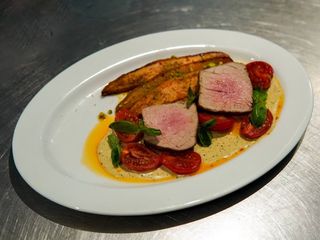 Вирізка телятини з бататом (355г)