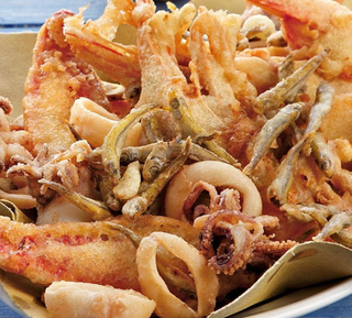 Frittura di pesce calamari e gamberi e baccalà 