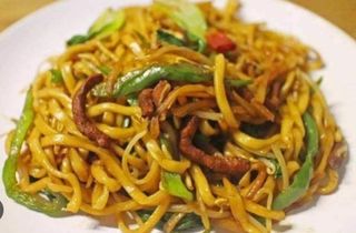 Tallarines Con Cerdo