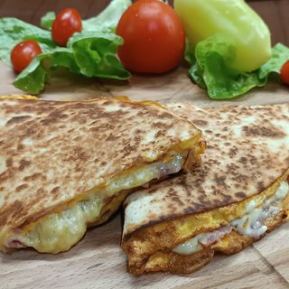 Omlet u tortilji sa slaninicom