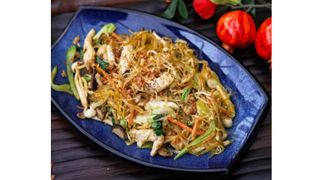 Makaron smażony z kaczką