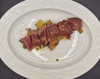 Tagliata di manzo con patate al forno 250gr
