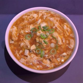 Sopa agria y picante