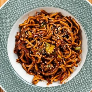 Szechuan domaće noodle sa piletinom