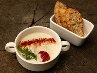 Хумус мигдалевий