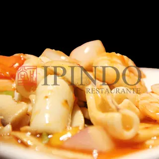 Gambas con calamares picantes