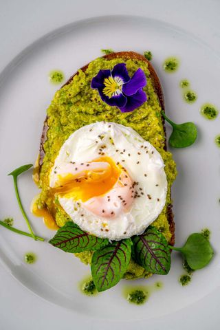 Avocado tost sa poširanim jajima 250gr