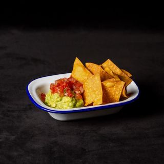 Guacamole con Totopos Caseros