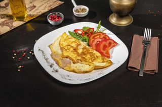 Omleta cu șuncă si cașcaval