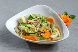 Verduras Orientales En Vino Blanco Chop Suey 