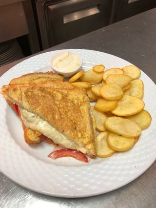 Tost sa grilovanom piletinom (DO 12h)