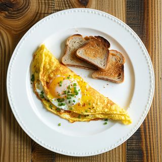 Omelettes & 3 Slice Bread