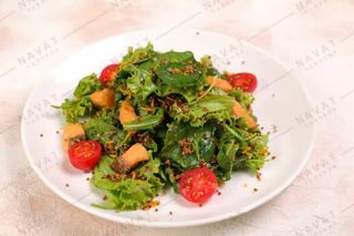 Салат с киноа и форелью (300 гр.)