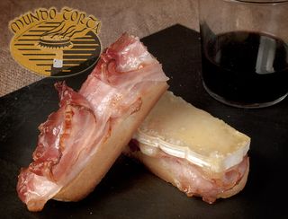 Canapé Bacon Con Brie