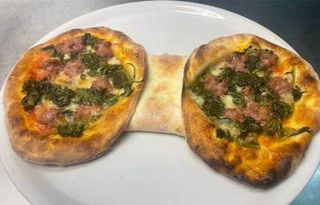 Calzone aperto salsiccia e friarielli