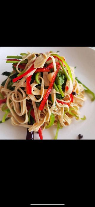 Ensalada De Piel De Tofu