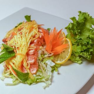 Yam mamuang salmon