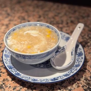 Zuppa di mais con pollo