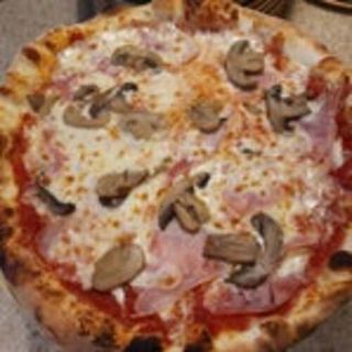 Prosciutto e funghi