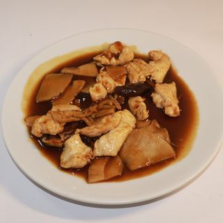 39. Pollo con bambù e funghi