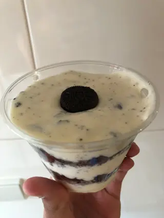Bolo no pote Oreo