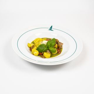 Gnocchi parma e pesto