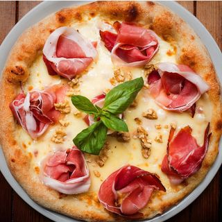 Pizza Speck E Provola (28 Cm.)