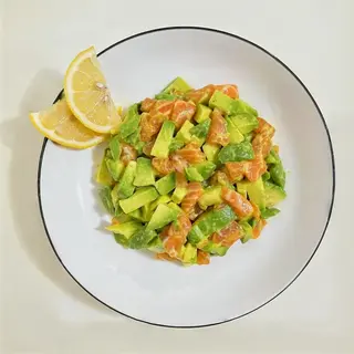 aguacates con salmón