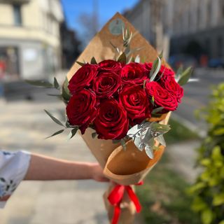 წითელი ვარდები (10)