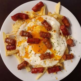 Huevos Con Chistorra (Ración)