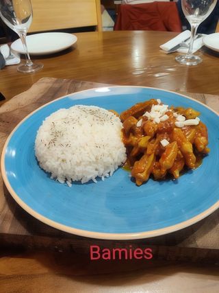 Bamies (Okras) con arroz