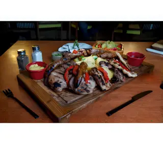 Platou mix grill 4 persoane