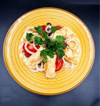 Салат з смаженим сулугуні (300г)