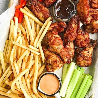 Chicken Wings & Chips