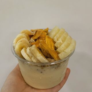 Bowl Caribbean al gusto (batido y muesli)