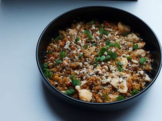 Смажений рис з куркою та яйцем (300g)