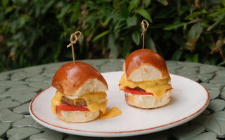 პატარა ბურგერები