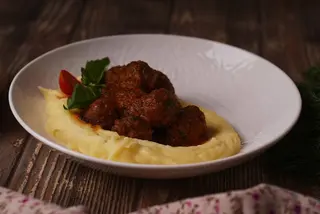 Фрикадельки с пюре (300г)