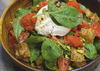 Салата с пържена тиквичка (400г)