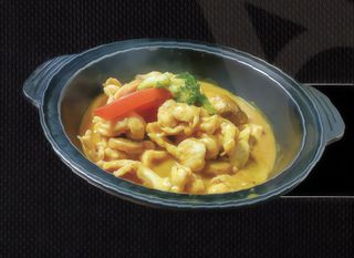 31. Pollo Salteado Con Verduras Y Curry Amarillo Thai