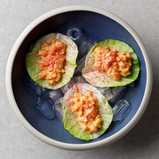 Tartar din ton cu sos mango-maracuya