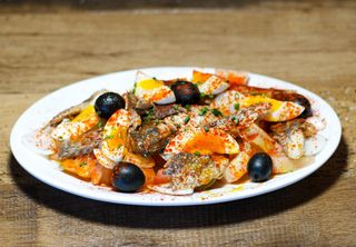 Ensalada De Chicharro Escabechado Y Cor De Bou 