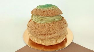 Ptyś pistacja z wiśnią