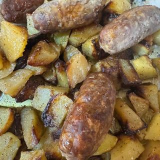 Salsiccia e patate al forno
