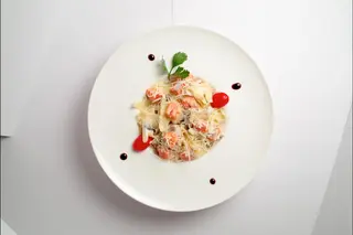 Фетучини с семгой и грибами