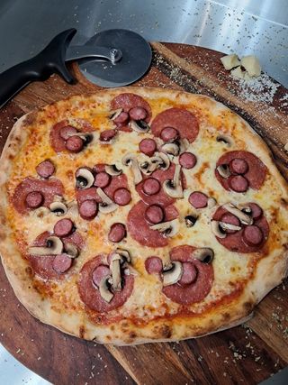 Pizza Salami e Funghi Ø32cm