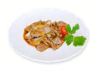 92. Vitello con cipolle