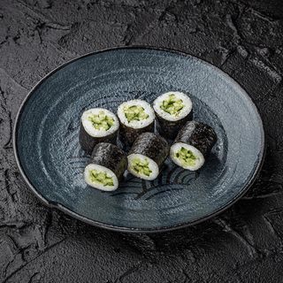 Макі рол з огiрком