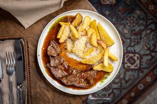 Филе миньон с картофелем по-деревенски(420г)